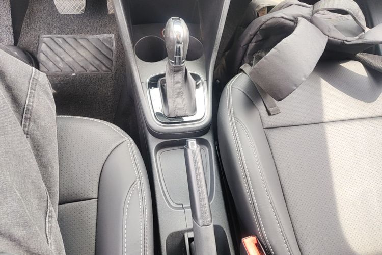 Volkswagen Polo 2016 car image #14