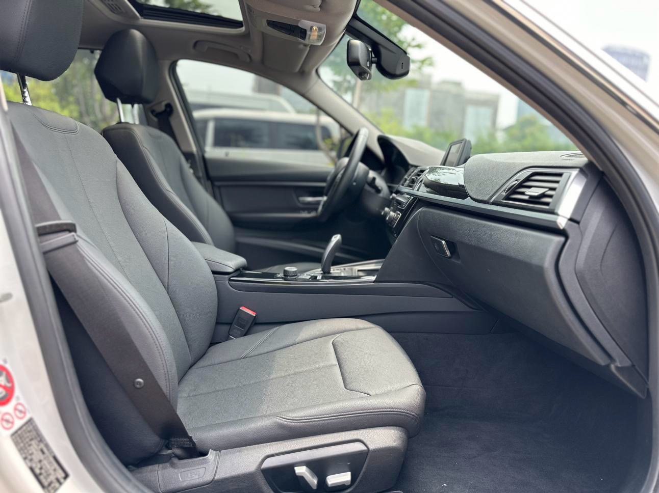 BMW 3 Series 2017 car image #6