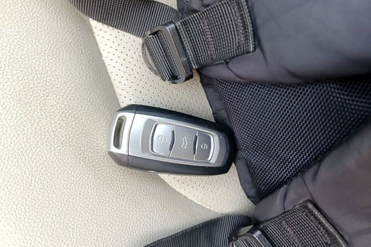 GEELY Emgrand 2015 car image #14
