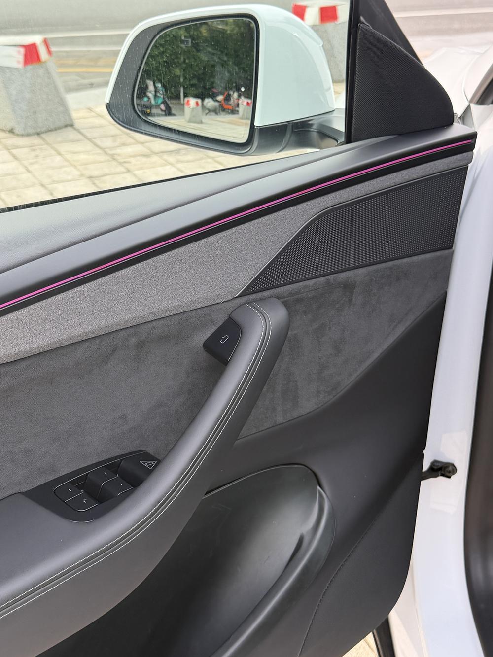 Tesla Model Y 2025 #8 Tesla Model Y 2025 car image #8