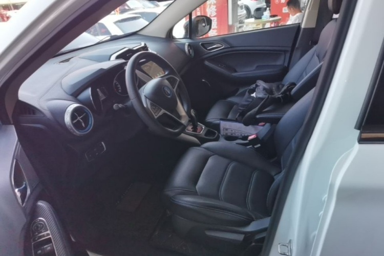 BYD Yuan New Energy 2019 immagine di auto #15
