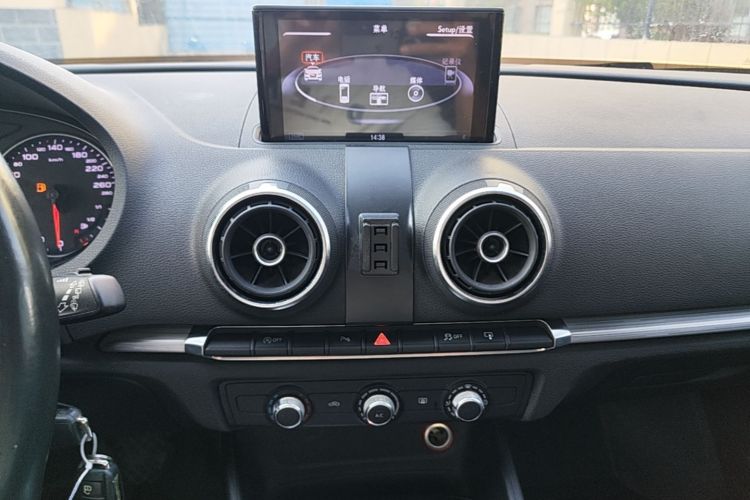 Audi A3 2017 immagine di auto #13