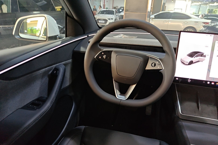 Tesla Model Y 2026 #11 Tesla Model Y 2026 immagine di auto #11