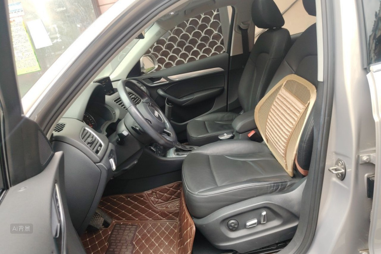 Audi Q3 2017 car image #17