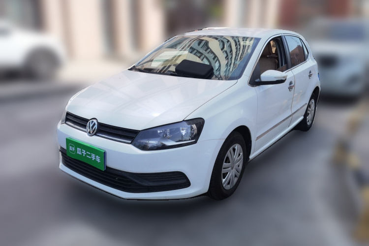 Volkswagen Polo 2019 car image #2