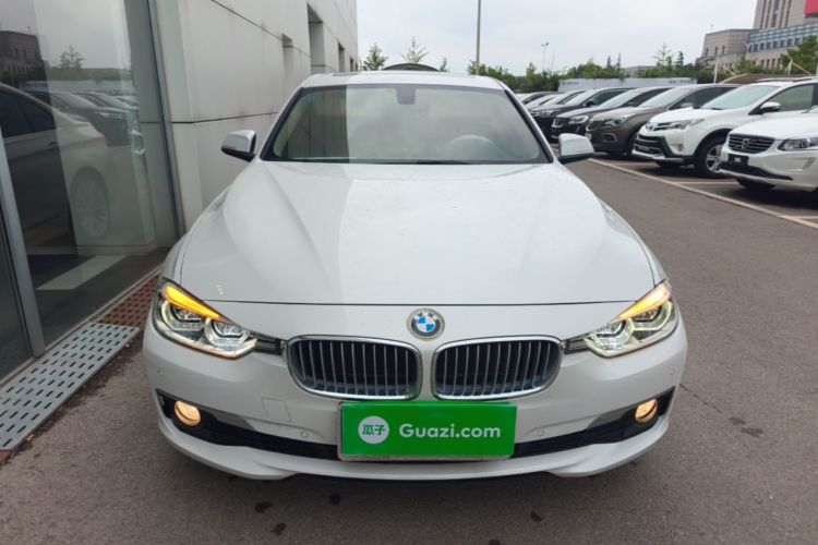 BMW 3 Series 2018 car image #3