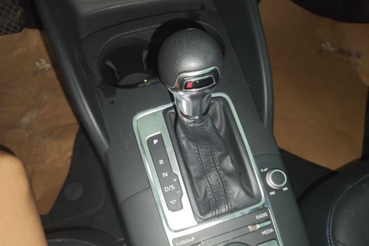 Audi A3 2018 car image #14