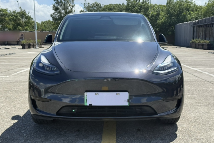 Tesla Model Y 2024 #7 Tesla Model Y 2024 car image #7