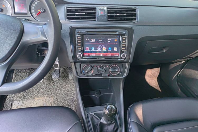 Volkswagen Santana 2017 car image #13