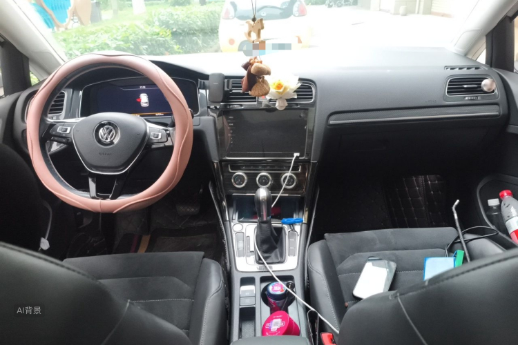 Volkswagen Golf 2020 car image #11