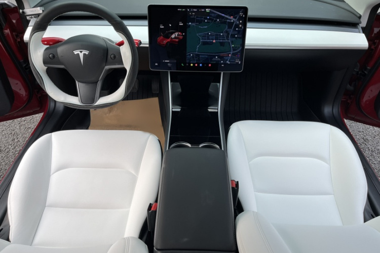 Tesla Model 3 2020 car image #12