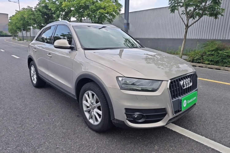 Audi Q3 2015 car image #4