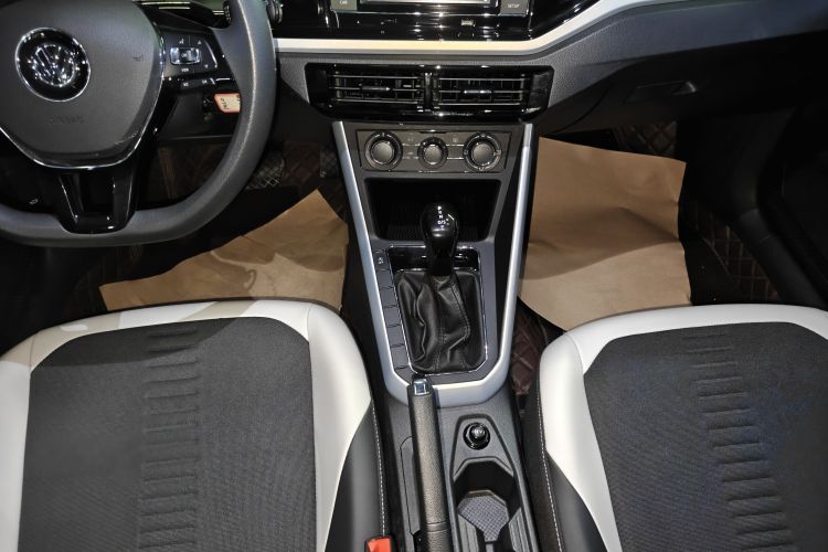 Volkswagen Polo 2021 car image #14