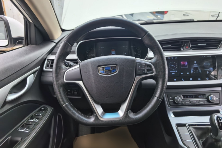GEELY Emgrand 2018 car image #11