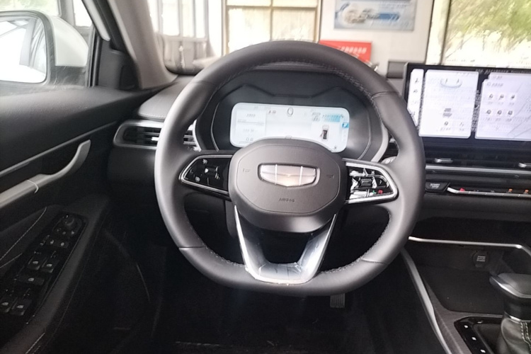 GEELY Emgrand 2026 car image #15