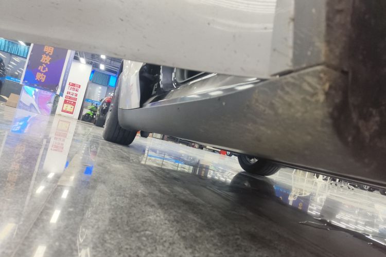 Tesla Model Y 2024 car image #26
