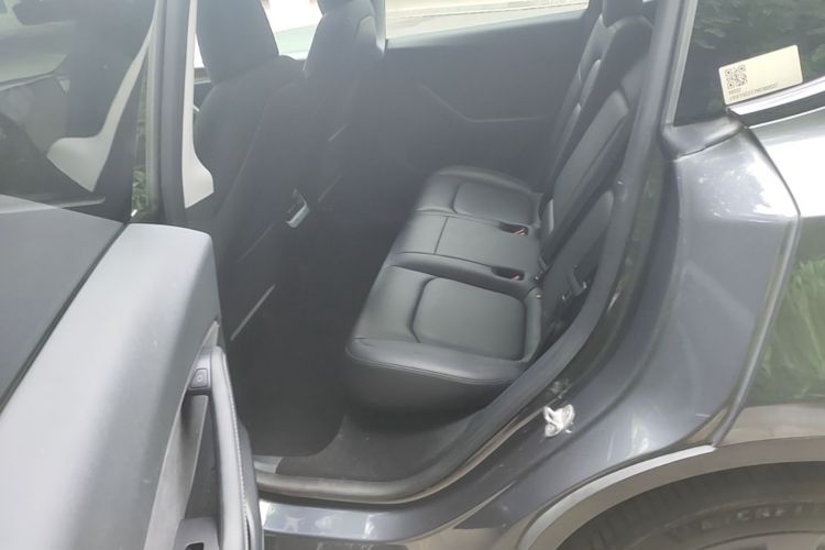 Tesla Model Y 2002 #17 Tesla Model Y 2002 car image #17