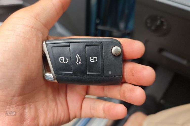 Volkswagen Tharu 2019 car image #10