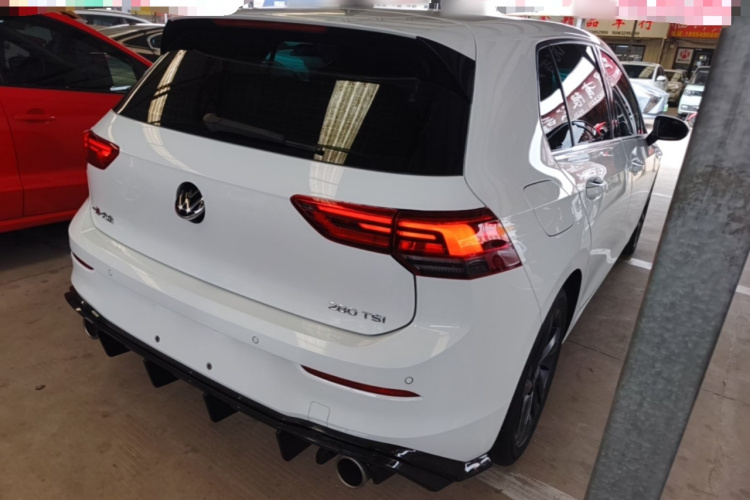 Volkswagen Golf 2025 car image #7