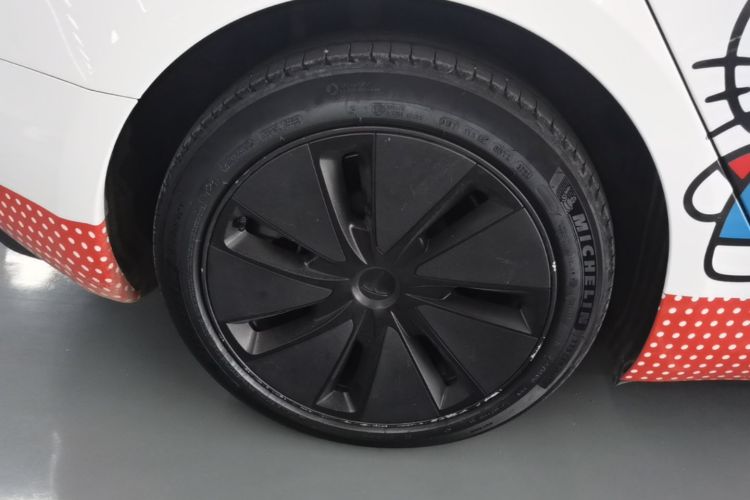 Tesla Model 3 2024 car image #10