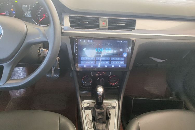 Volkswagen Bora 2023 imagen de coche #17