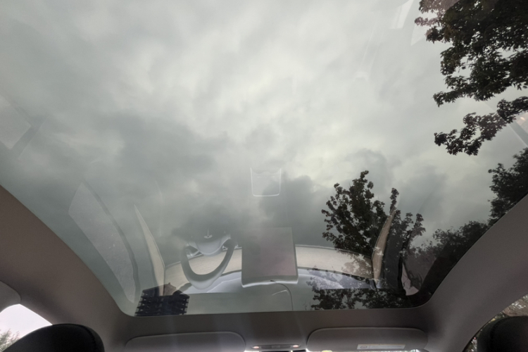 Tesla Model Y 2023 #18 Tesla Model Y 2023 car image #18