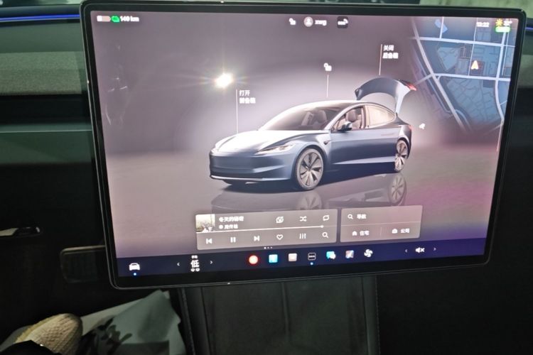 Tesla Model 3 2025 car image #13