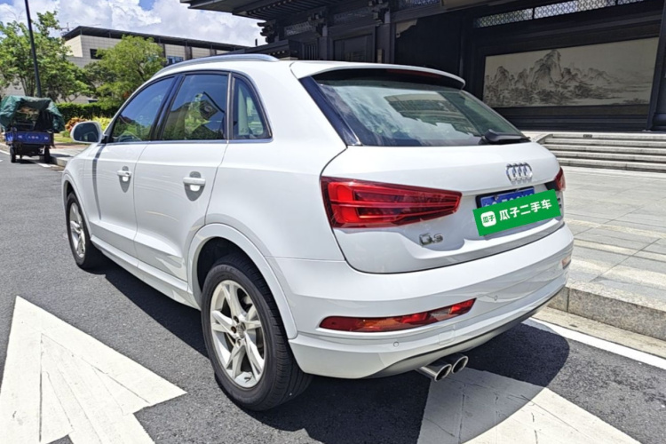 Audi Q3 2018 car image #5