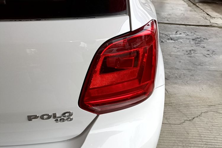 Volkswagen Polo 2018 car image #8