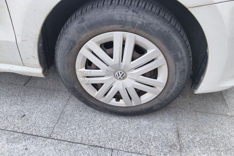 Volkswagen Polo 2019 car image #9