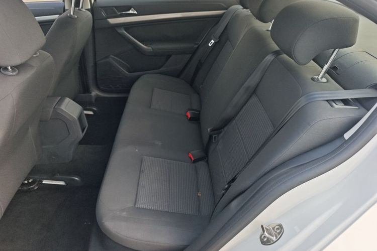 Volkswagen Lavida 2018 car image #17