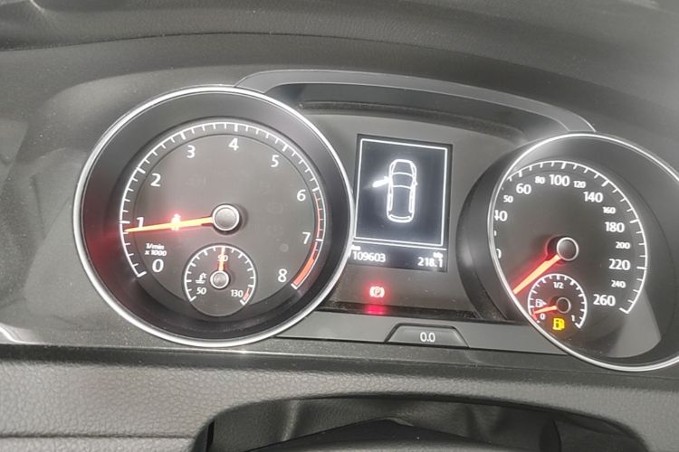 Volkswagen Golf 2017 car image #16