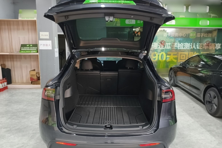 Tesla Model Y 2024 #21 Tesla Model Y 2024 car image #21