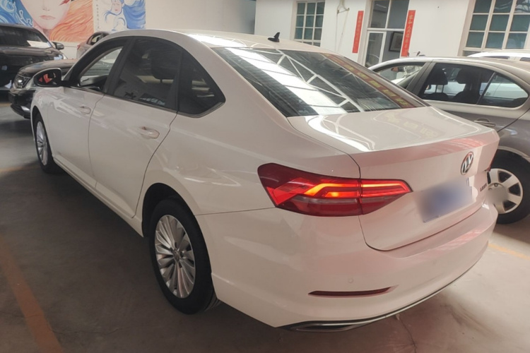 Volkswagen Lavida 2018 car image #5