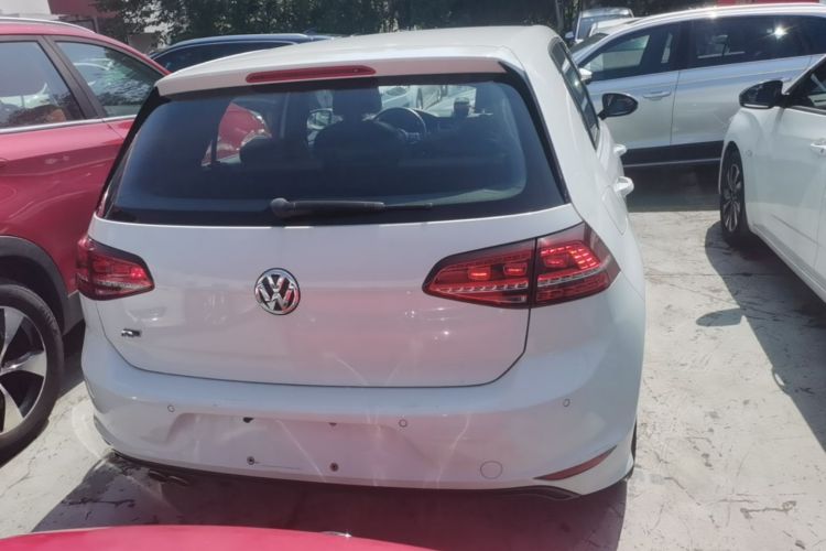 Volkswagen Golf 2015 car image #4