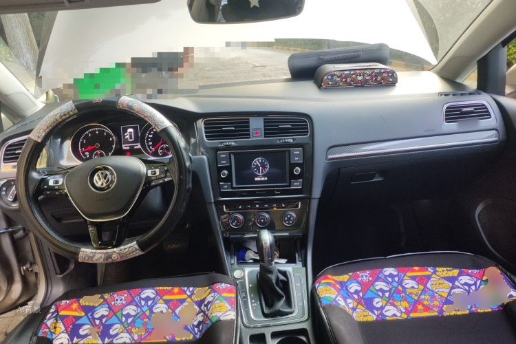 Volkswagen Golf 2018 car image #11