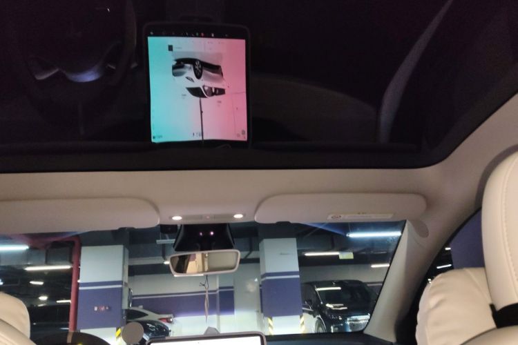 Tesla Model Y 2022 car image #16