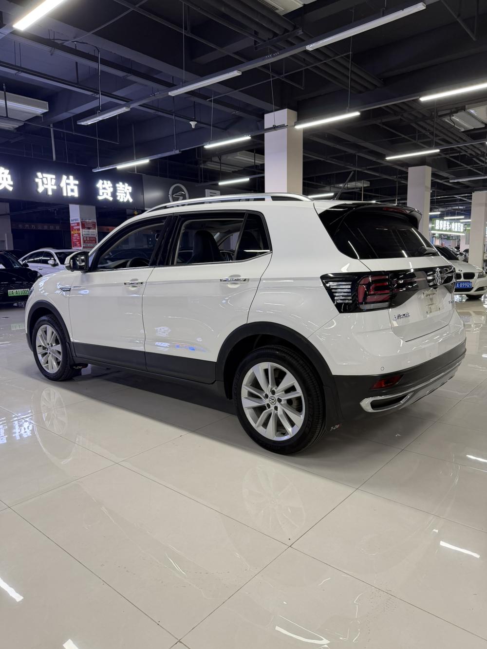 Volkswagen T-Cross 2020 car image #4