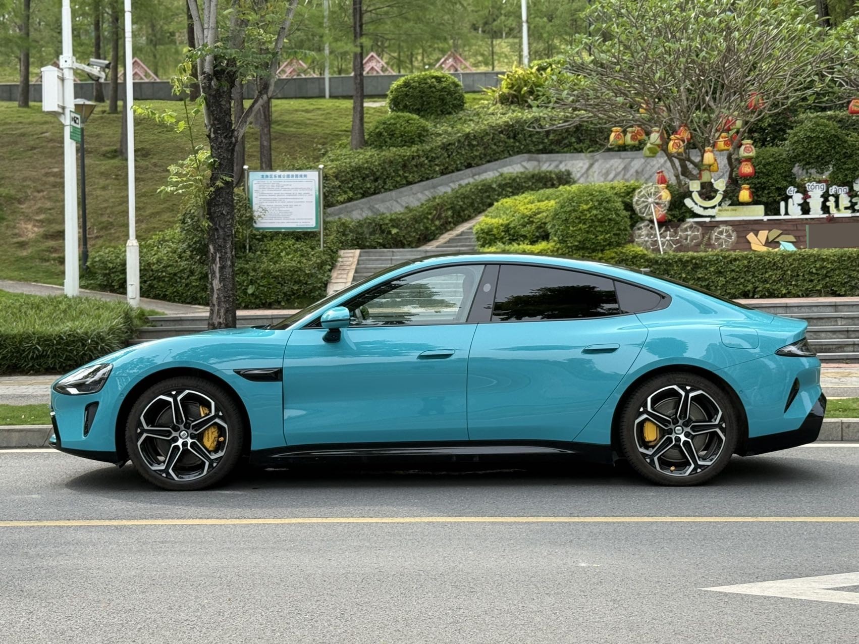 MI SU7 2025 car image #3