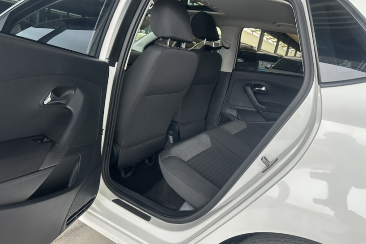 Volkswagen Polo 2018 #12 Volkswagen Polo 2018 car image #12