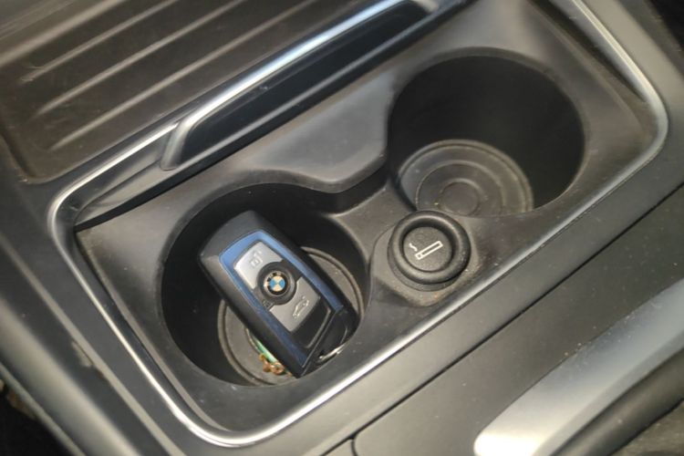 BMW 3 Series 2018 #9 BMW 3 Series 2018 car image #9
