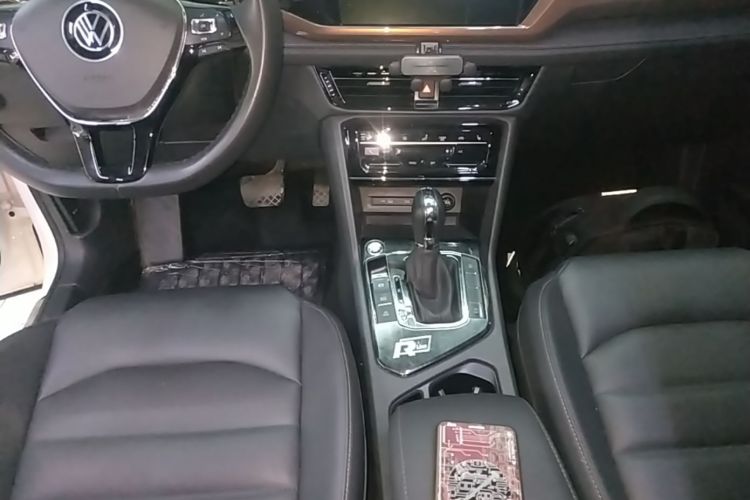 Volkswagen Tharu 2021 car image #14