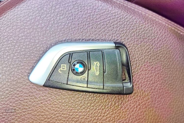 BMW X1 2019 car image #10