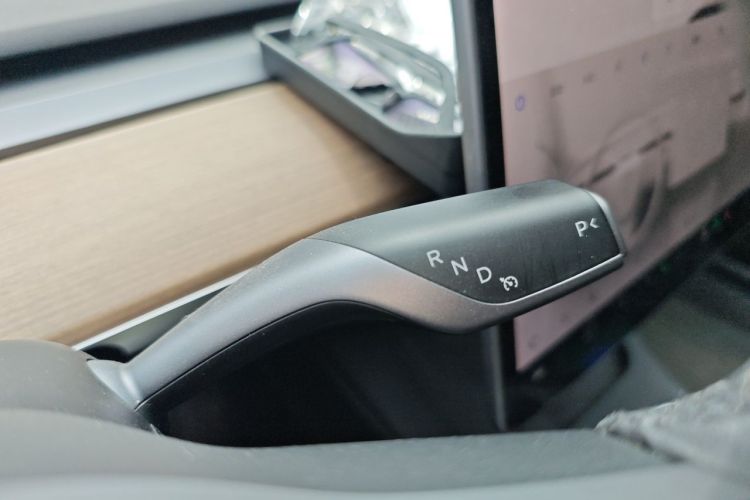 Tesla Model 3 2023 immagine di auto #14