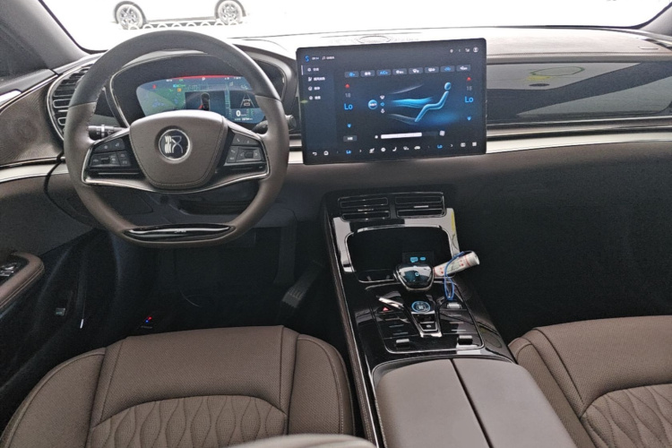 BYD Han 2024 car image #10