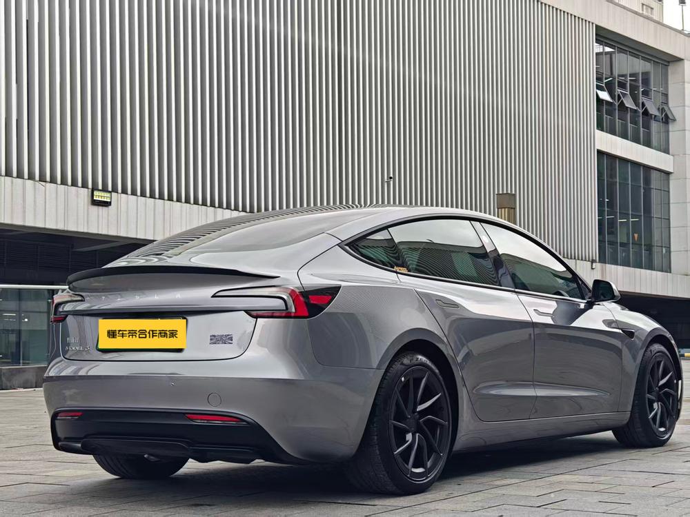 Tesla Model 3 2024 car image #5