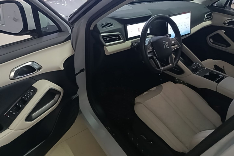 BYD YuanUP 2024 #16 BYD YuanUP 2024 car image #16