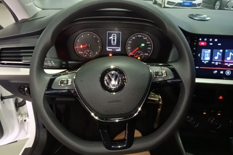 Volkswagen Lavida 2019 car image #11