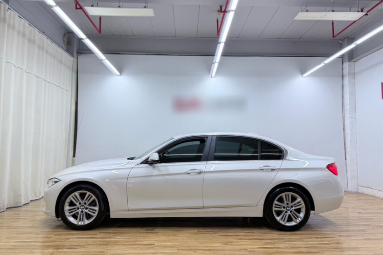 BMW 3 Series 2017 صورة سيارة #5