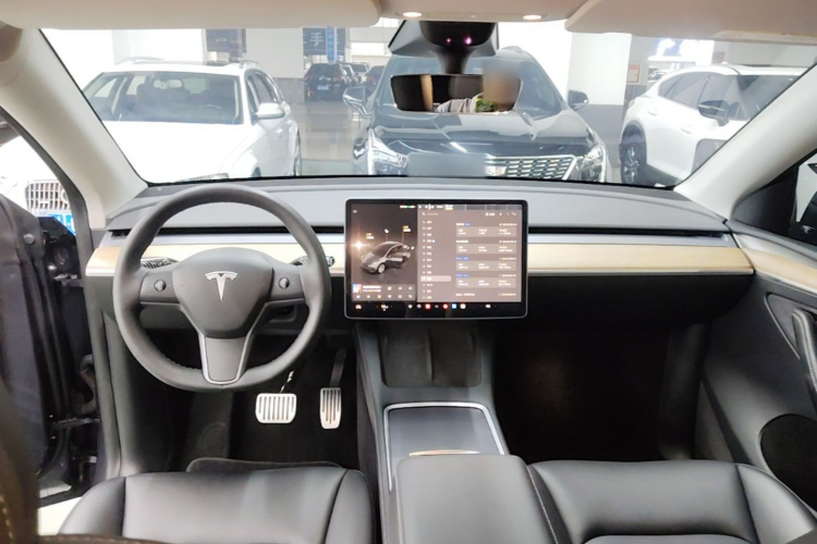 Tesla Model Y 2022 #10 Tesla Model Y 2022 car image #10